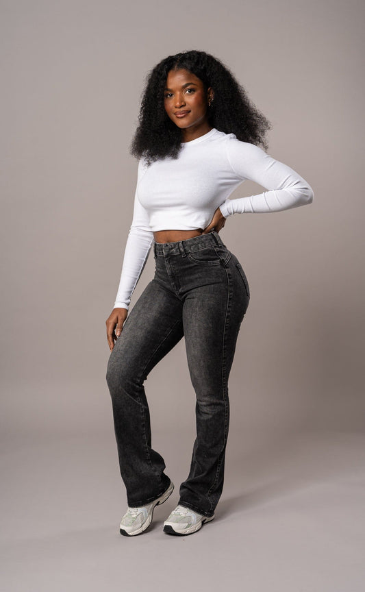 Womens Flared Mid Waisted Fitjeans - Heavy Washed Black